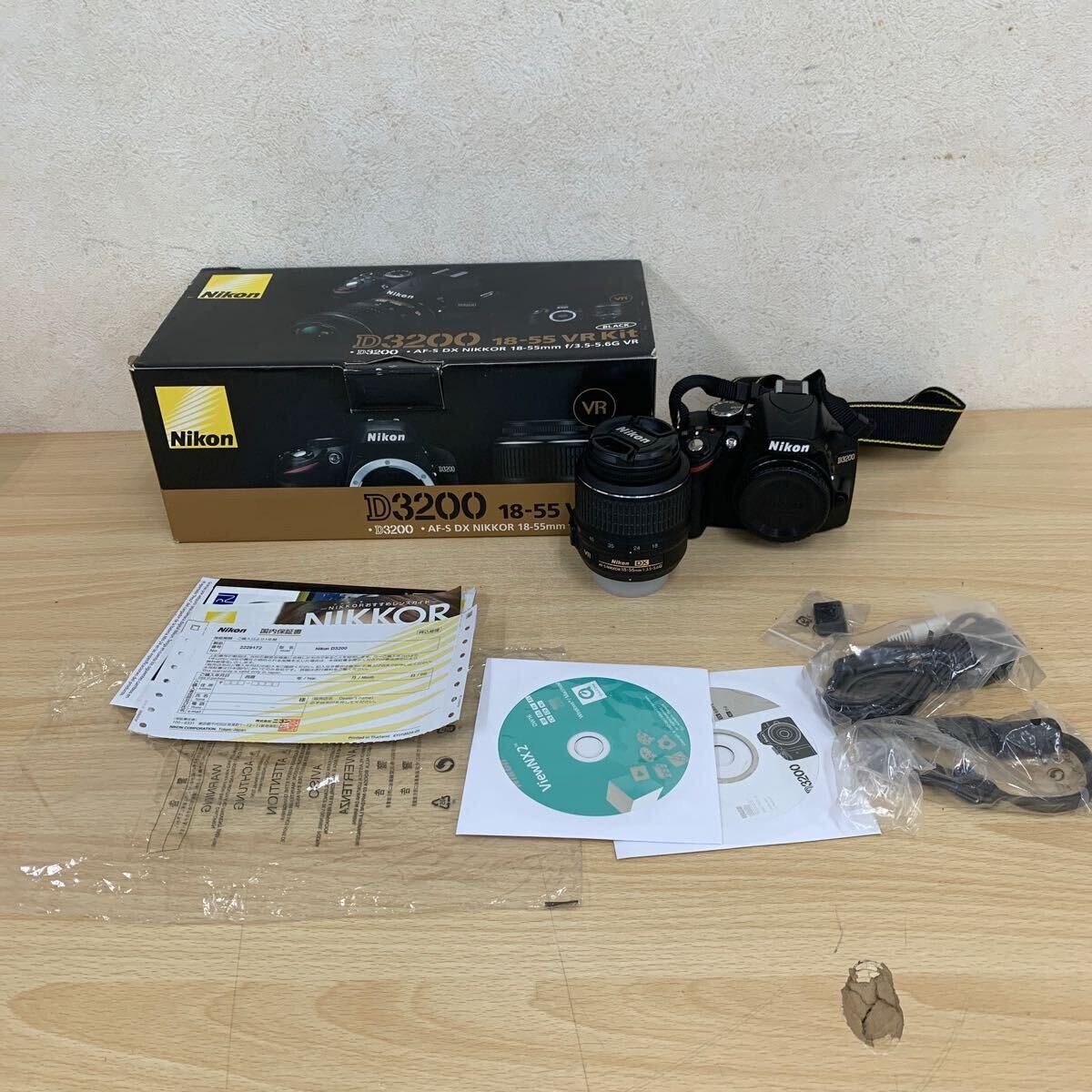 Nikon ニコン D3200 18-55 VR kit レンズキット 美品 ニコン D3200 18-55 VR レンズキット [ブラック] 価格比較