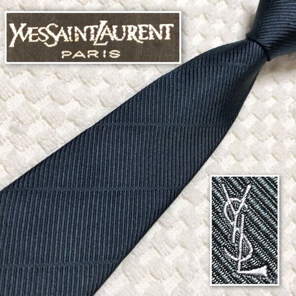 ■美品■Yves saint Laurent イヴサンローラン ネクタイ シルク100% イタリア製 シャドーストライプ YSLワンポイントロゴ刺繍