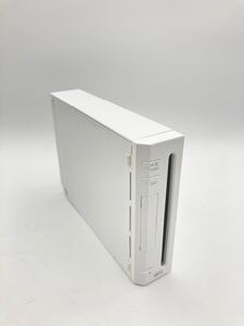 ニンテンドー Wii 本体 内蔵ソフト 2本 Wi-Fi8人バトル ボンバーマン ダウンタウン熱血どっじぼーる 0702-421