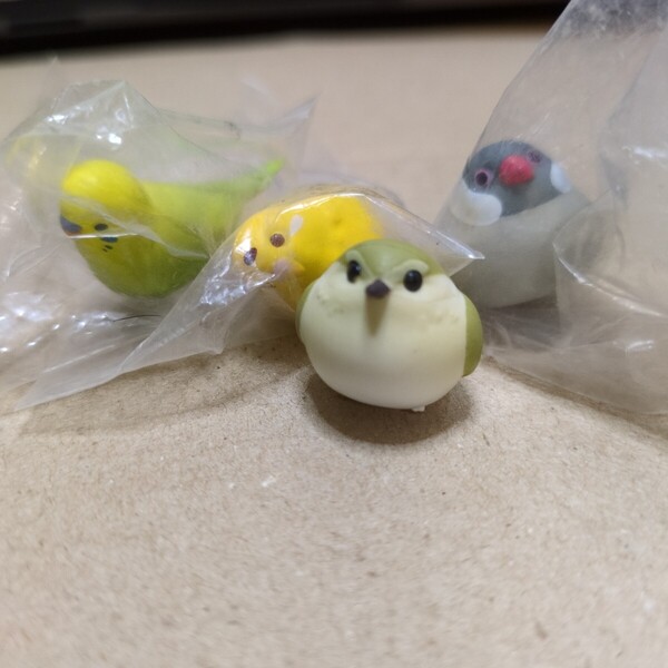 ★ハグコット こーどの鳥さん ウグイスさん インコさん(黄色) (みどり) 文鳥さん(シルバー) 4種セット コードアクセサリー 小鳥 フィギュア