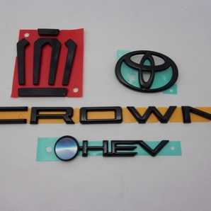 【 トヨタ 30系 クラウン エステート CROWN ESTATE AZSH38W AZSH39W 】トヨタカラーNO.202 ブラック エンブレム フロント&リア 4点セット