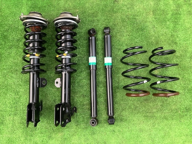 mh23sワゴンR純正左右ストラットリアショックサスペンション1台分【23年】 mh23sワゴンR純正左右ストラットリアショックサスペンション1台