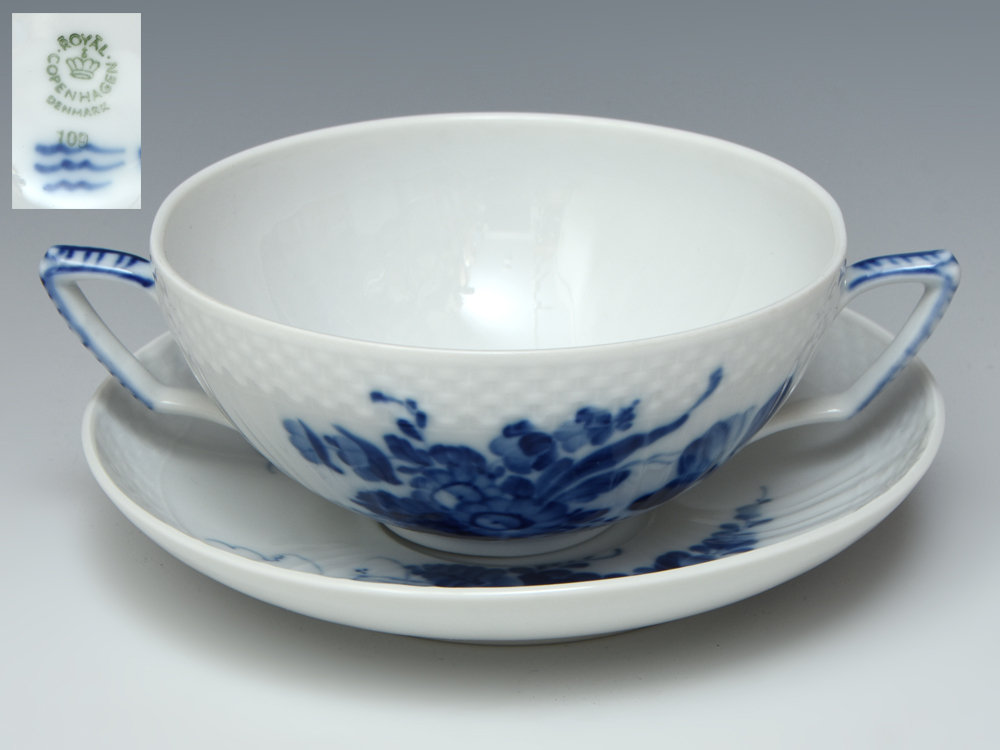 未使用　ロイヤルコペンハーゲン　スープカップ＆ソーサー　蓋付き　1客 ROYAL COPENHAGEN ロイヤルコペンハーゲン ブルーフラワーカーブ