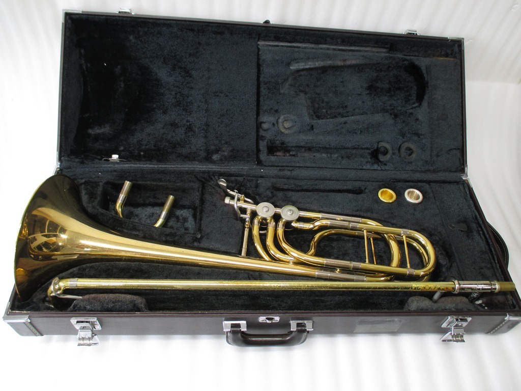YAMAHA ヤマハ YBL321 バストロンボーン ハードケース付 現状品 YAMAHA ヤマハ YBL321 バストロンボーン ハードケース付 現状品
