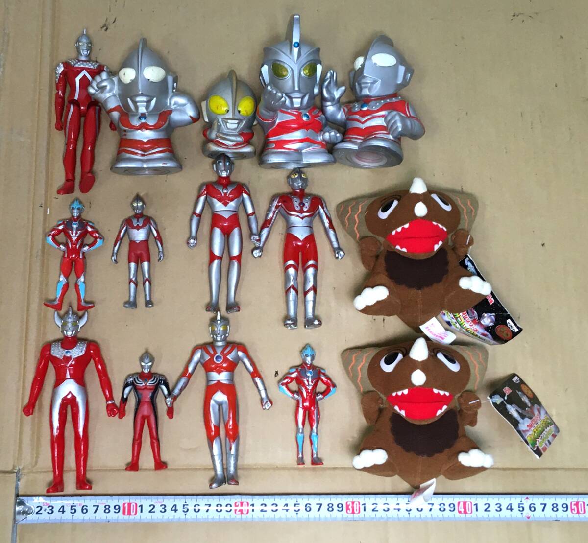 ウルトラマンフィギュア シルバー 赤貯金箱 Yahoo!オークション -「ウルトラマン 貯金箱」(ウルトラマン