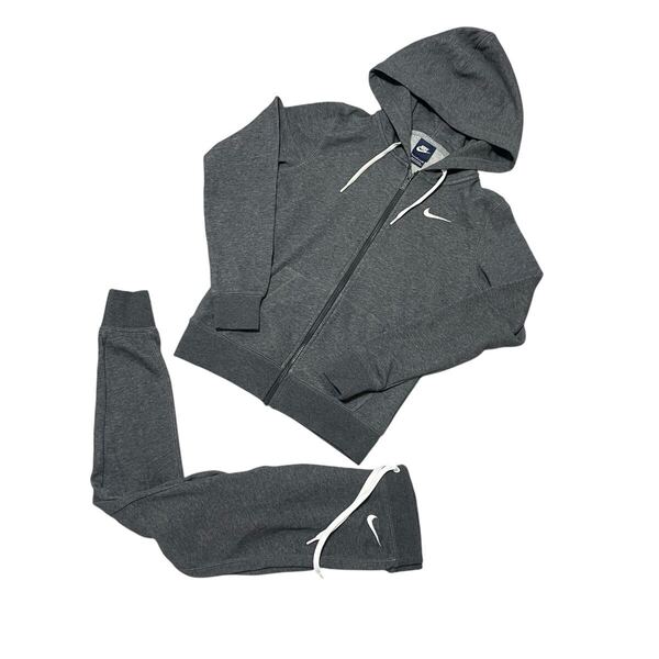 【超希少品・入手困難】NIKE ナイキ スウェット セットアップ 上下 レディース ジップパーカー 長ズボン ロゴ刺繍 グレー Sサイズ
