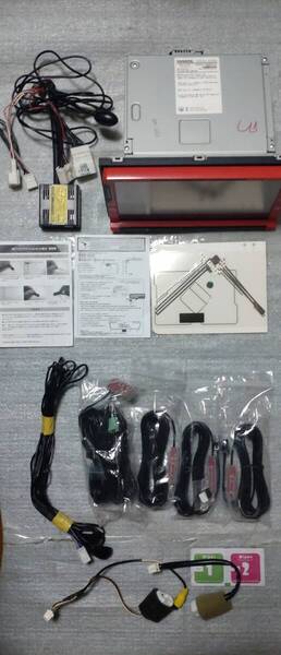 ☆シャア専用 カーナビ 9インチ トヨタ純正 NSZT-Y62G フルセグTV BluetoothAudio SDナビ DVD CD録音 ガンダム ザク ジオン 9型 即決☆