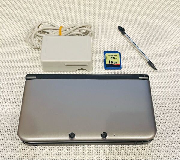 ニンテンドー3DSLL シルバーブラック 本体動作品 送料無料 付属品付き Nintendo 任天堂