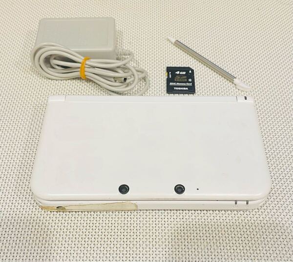 ニンテンドー3DSLL ホワイト 本体動作品 送料無料 付属品付き 任天堂 Nintendo