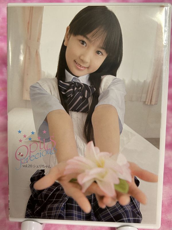 Pure Blue・鈴木愛理：未使用品DVD－Funbid香港本地日本代購網站