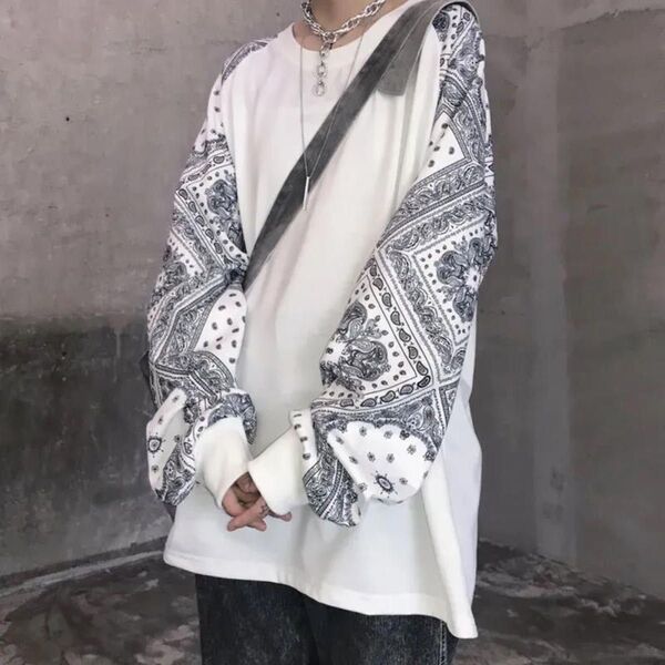 春服 秋服 バンダナ柄 長袖 Tシャツ オーバーサイズ ユニセックス 韓国 ホワイト 白 ペイズリー柄
