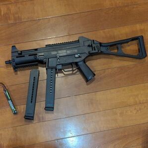 S&T UMP45 18禁 電動サブマシンガン 折りたたみ式ストック マガジン バッテリーセット
