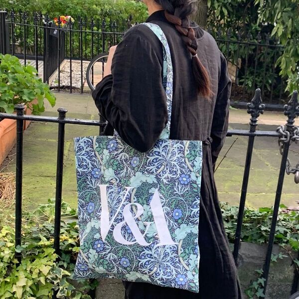 英国限定!ロンドンV&A美術館限定 トートバッグ