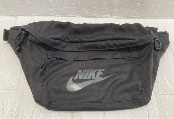 NIKE ナイキ テックヒップパック 10L 美品 黒 送料無料 匿名配送 ボディバッグ