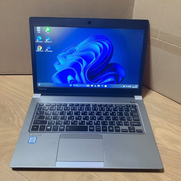 東芝 Windows11 薄型軽量ノートPC SSD 8GB webカメラ搭載 i5-7200U