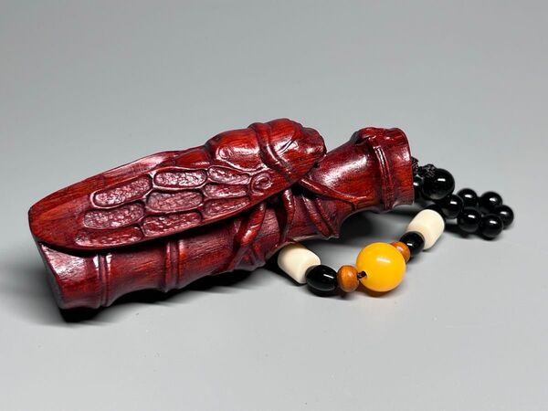 紫檀木彫り 蝉 根付 ストラップ 古美術 縁起物 置物 提げ物 細工彫