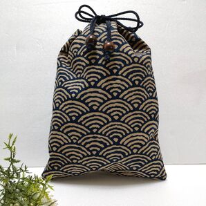 信玄袋 男性用 浴衣用着物用 巾着袋 リバーシブル!!《青海波 紺色×薄茶》
