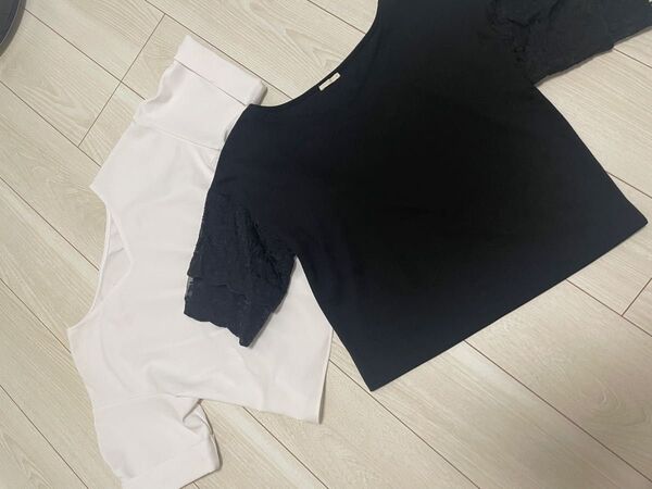 2着セット GU 半袖 Vネックトップス S ショート丈 ホワイト ブラック オフィス
