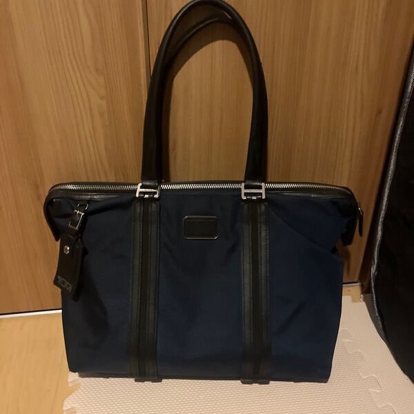 TUMI トゥミ トートバッグ ビジネスバッグ ブリーフケース A4 大容量