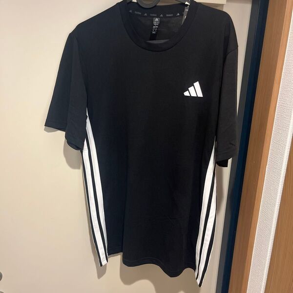 【未使用】adidas Tシャツ トレーニングシャツ 黒 スリーストライプ メンズ XLサイズ