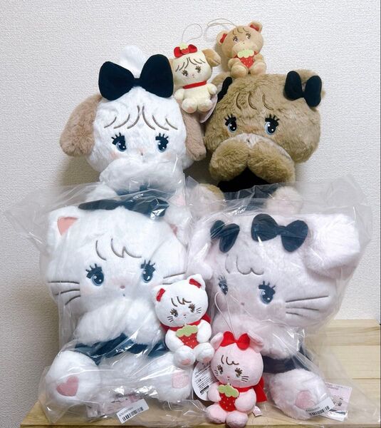 半額クーポン対象中!mikko characters BLACK RIBBONぬいぐるみ 全4種 & おまけ いちごマスコット全種