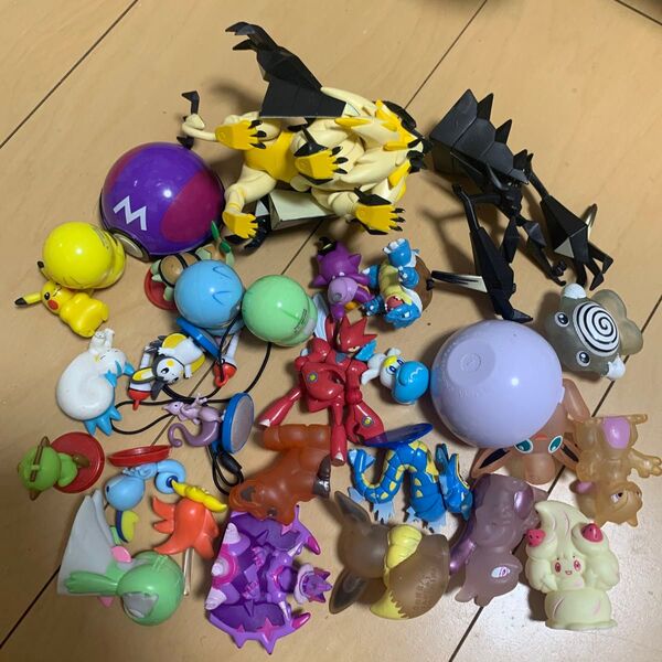 ポケモン フィギュア ミニフィギュア モンコレ ネクロズマ クリア 指人形 セット 処分 中古