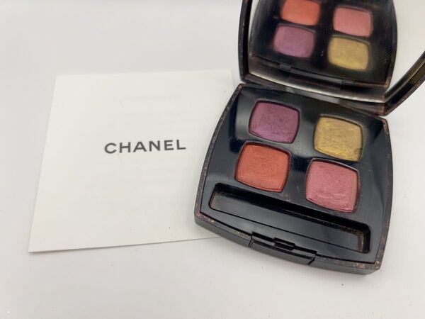 CHANEL アイシャドウパレット LUMIRES POLYCHROMES
