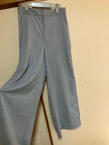 GU ワイドパンツ ストレートパンツ グレー 灰色 丈長め? 脚長効果