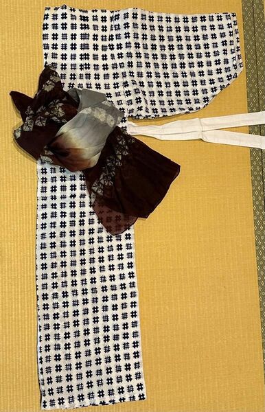 昭和レトロ・着丈95㎝の男の子用木綿の浴衣&絞りぼかし染め兵児帯セット