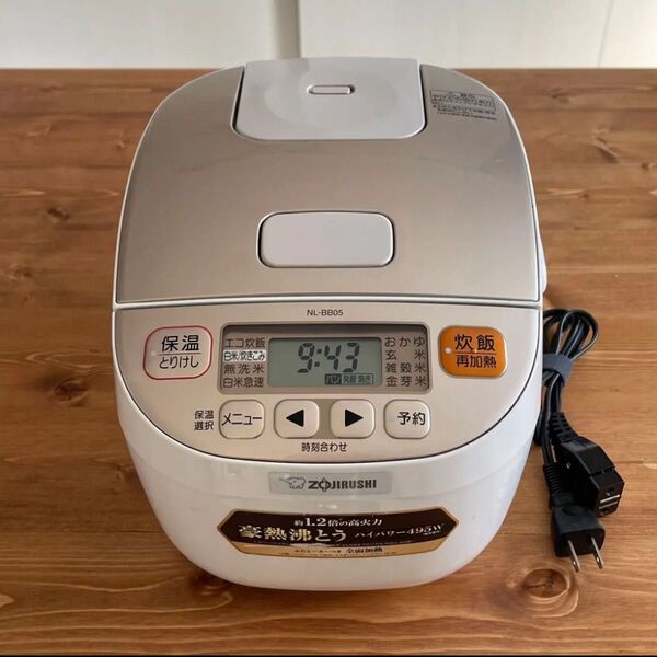 象印Zojirushi NL-BB05 炊飯器 3合炊き 2016年式