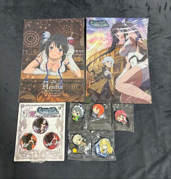 新品未開封 ダンジョンに出会いを求めるのは間違っているだろうか(ダンまち)グッズ クリアファイル 缶バッジ ラバーストラップ