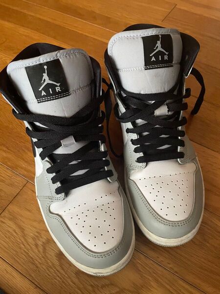 NIKE AIRJORDAN 1