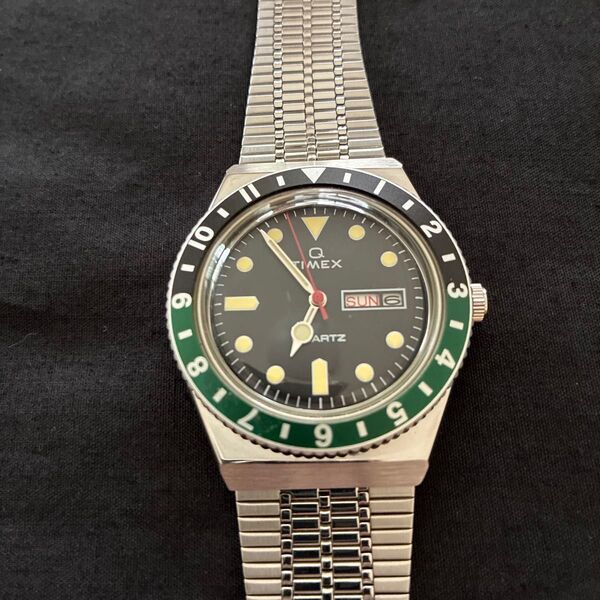 TIMEX タイメックス クォーツ腕時計 緑黒ベゼル 復刻
