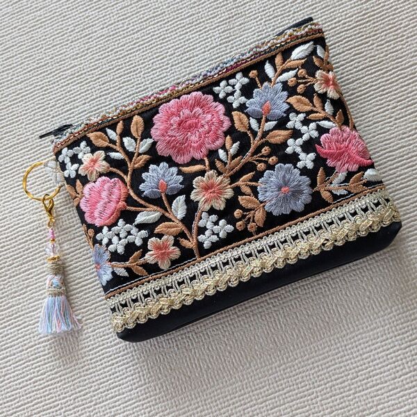インド刺繍リボンポーチ 87.ブラック系 ハンドメイド マチ付きポーチ