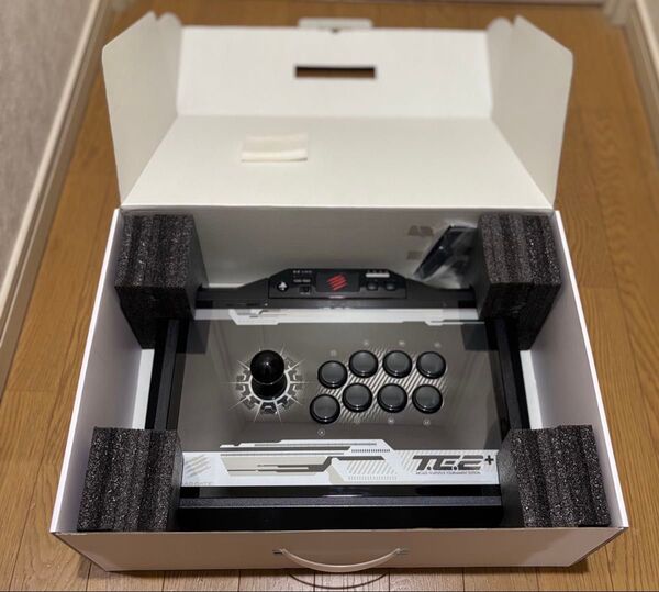 ※未使用品※PS3/PS4 マッドキャッツ アーケードファイトスティックTE2プラス アケコン アーケードコントローラー