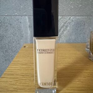 お値下げ Dior ディオールスキン フォーエヴァー スキン コレクト コンシーラー 0.5N ニュートラル 11ml