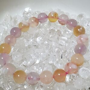 透明感のある桜メノウ ブレスレット