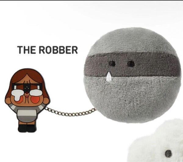 CRYBABY Crying Again シリーズ THE ROBBER ぬいぐるみバッジ【ピース】