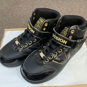 VISION STREET WEAR ハイカットスニーカー ブラック×ゴールド