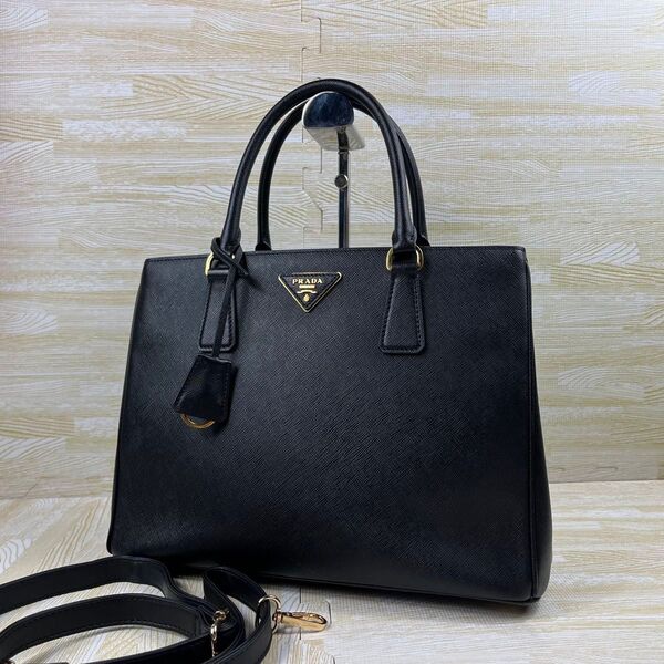 近年モデル Prada プラダ ガレリア 2way ハンドバッグ 斜め掛け ブラック 黒 ショルダーバッグ トートバッグ