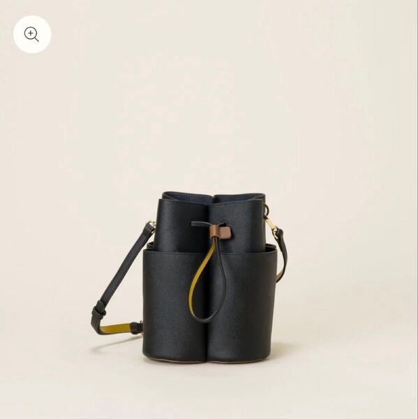 【未使用品】Orla Kiely フラワーペタル クロスボディ ショルダーバッグ ブラック系 マルチカラー レザー 斜め掛け