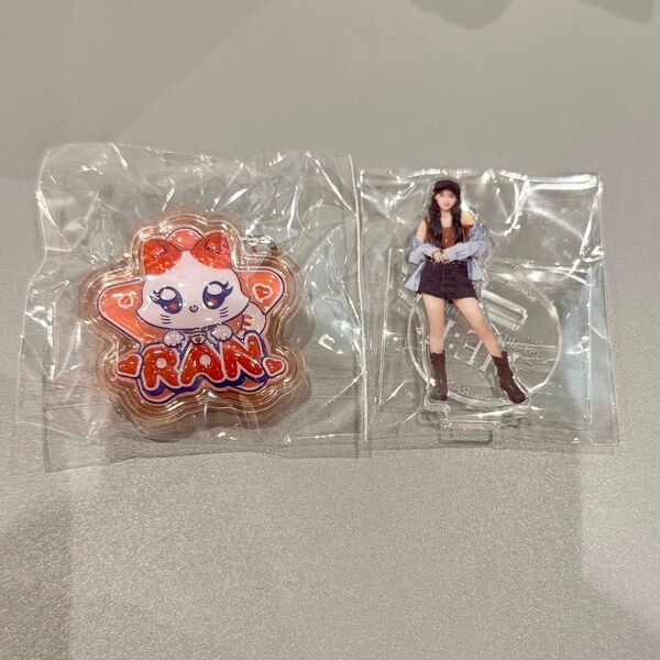 ME:I 石井蘭 ミニアクリルスタンド ぷっくりネームプレート ガチャガチャ