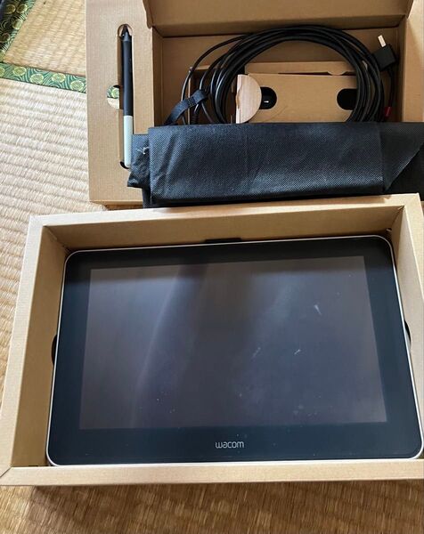 【美品】Wacom One 13.3 液タブ スタイラス付き フィルム貼付済
