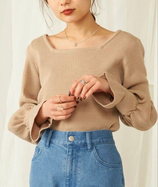 mline web限定 袖フリルニット ベージュ エムライン mystic ミスティック 2way フレアスリーブ ボリューム袖