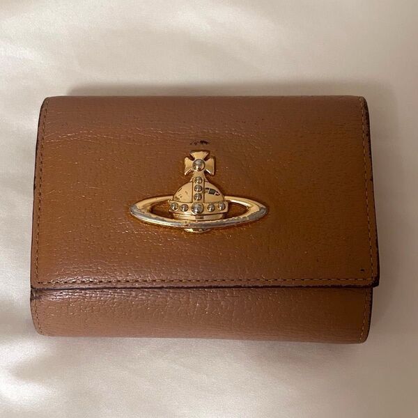 【翌日配送可】 Vivienne Westwood 三つ折り財布 がま口 キャメル色