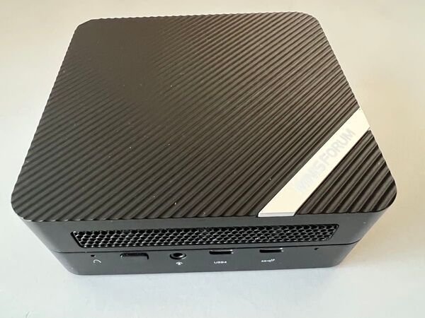 ミニPC UM690 MINISFORUM