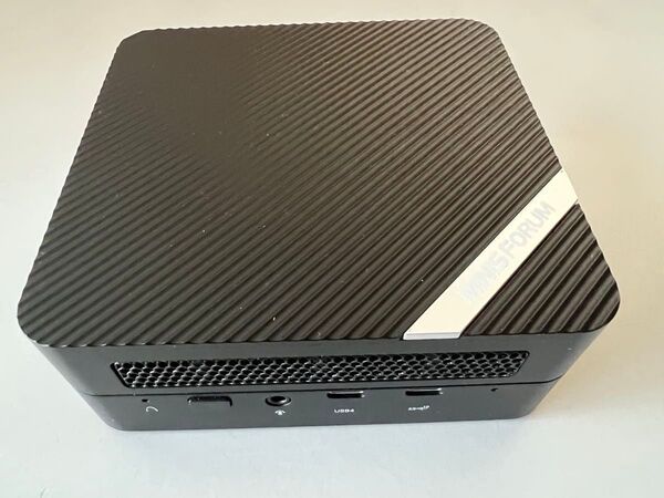 MINISFORUM UM690