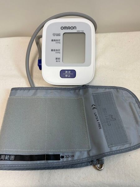 オムロン 上腕式血圧計 HEM-7120