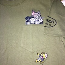 送料無料 バンソン VANSON×TOM&JERRYコラボ 6.2oz空紡天竺 ポケット 刺繍プリント半袖Tシャツ TJV-2023-ARMY GREEN-L アメカジ トムジェリ_画像9