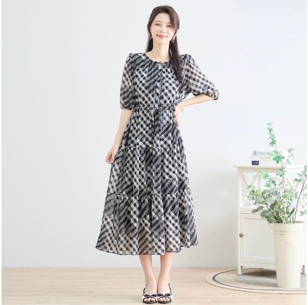 【新品】五部袖 ティアード シフォン ワンピース チェック柄 白 黒 M〜L